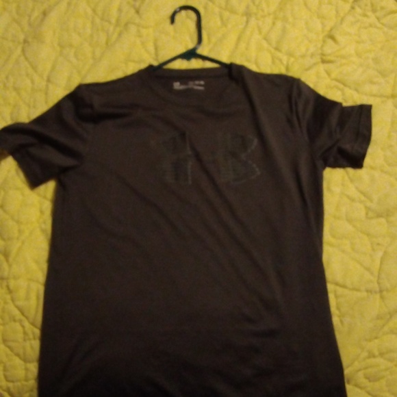 Youth XL under armor heat gear short sleeve - Picture 1 of 4